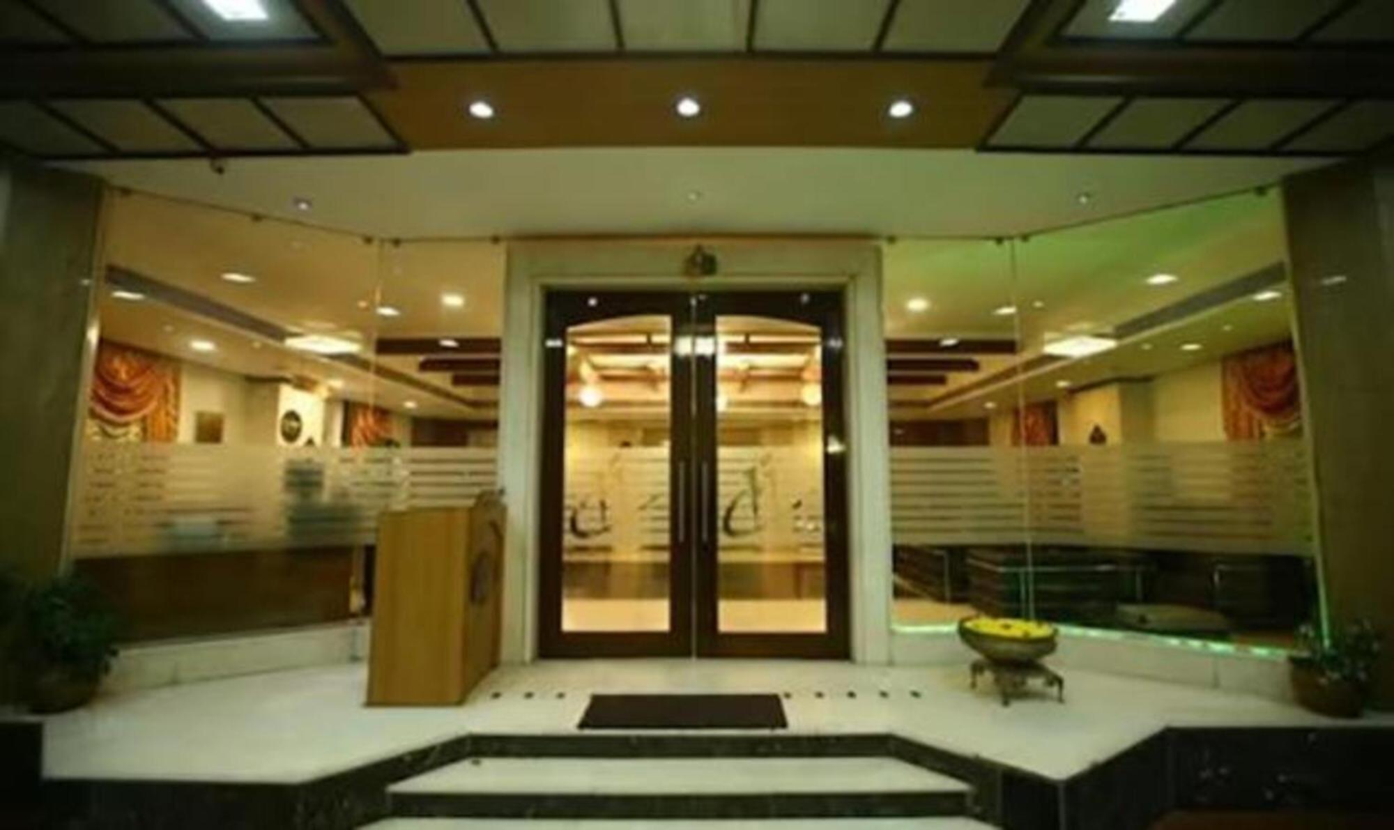 Fabhotel Prime Chennai Deluxe Exterior photo