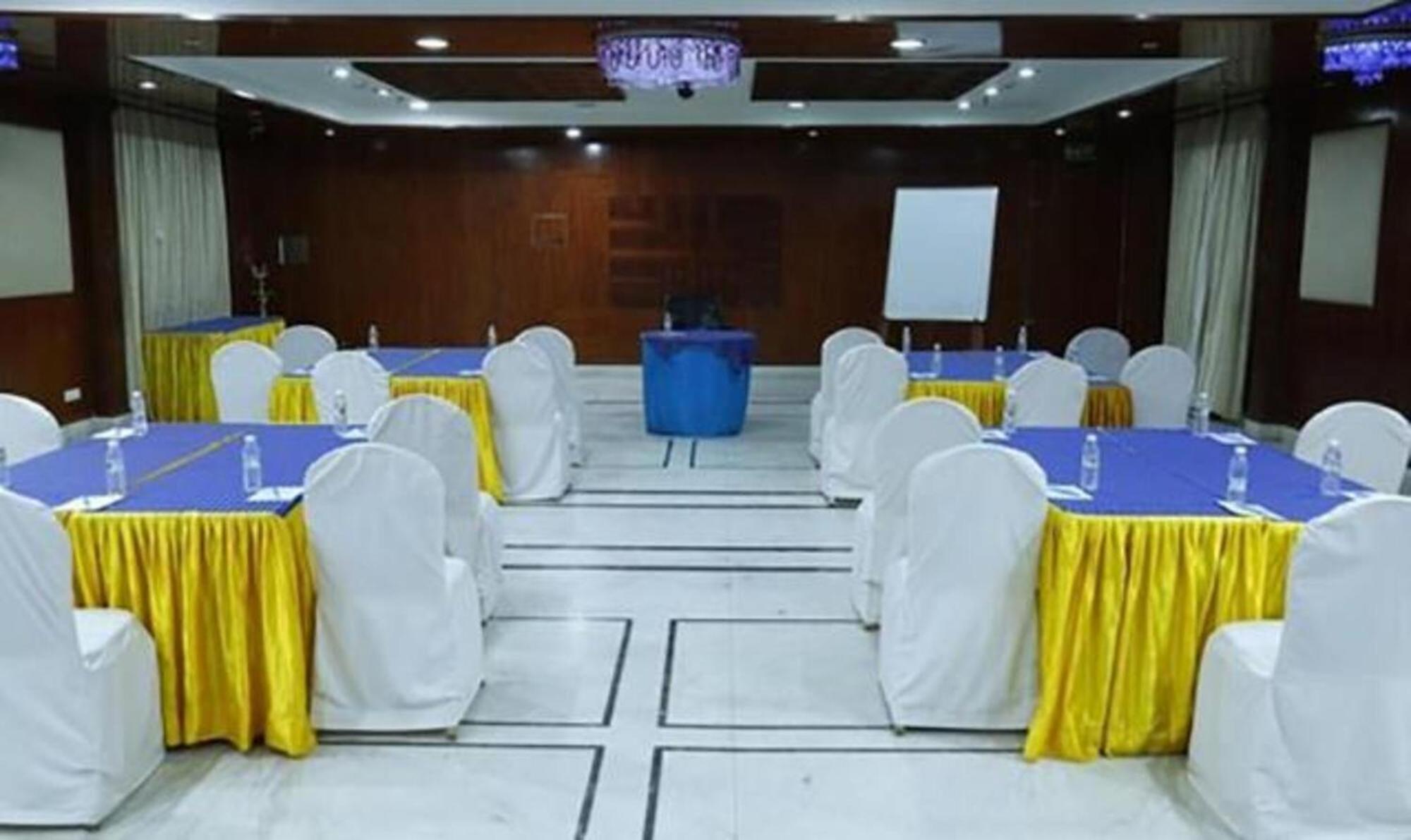 Fabhotel Prime Chennai Deluxe Exterior photo